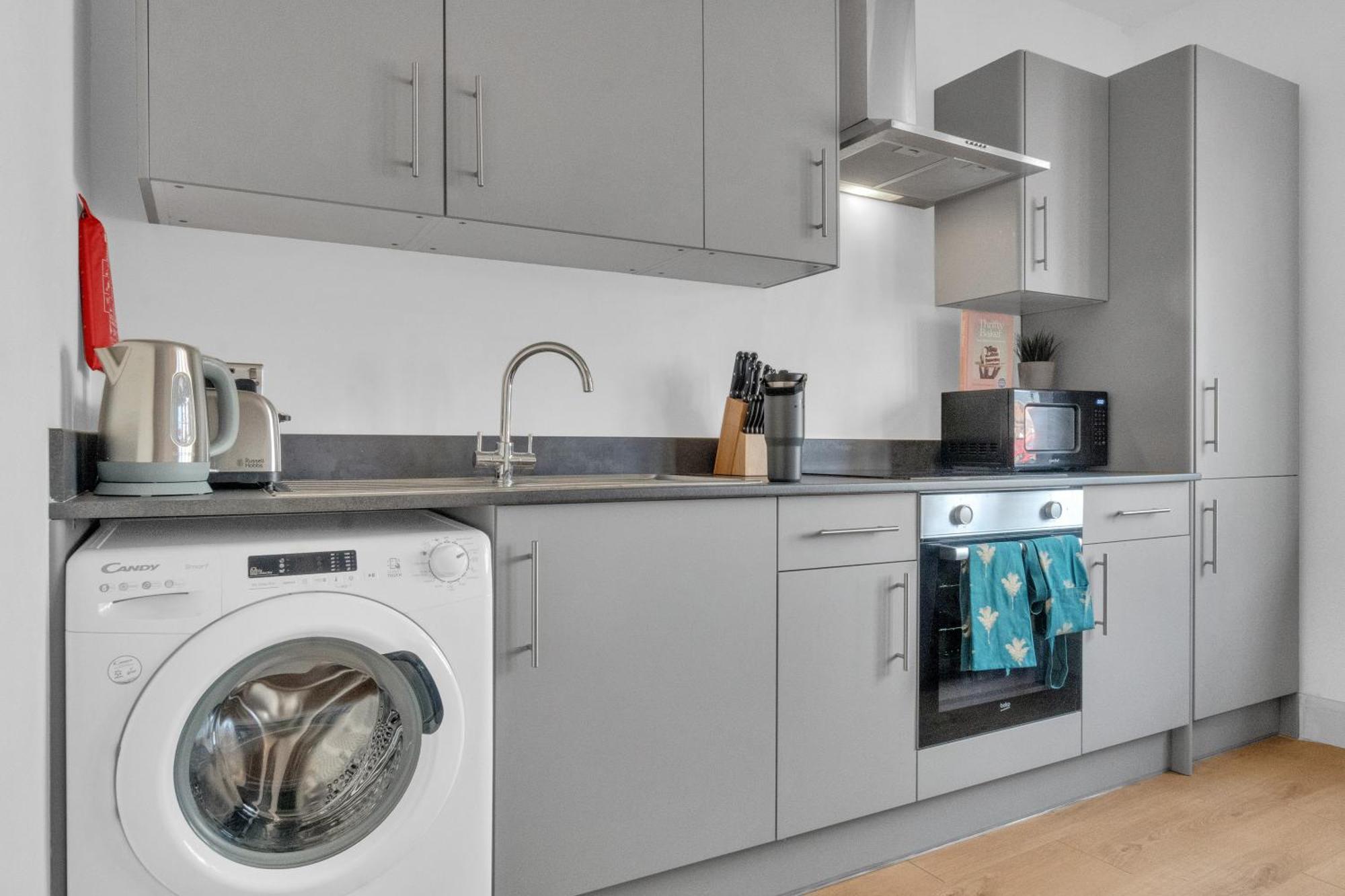 Homely - West Putney Apartament