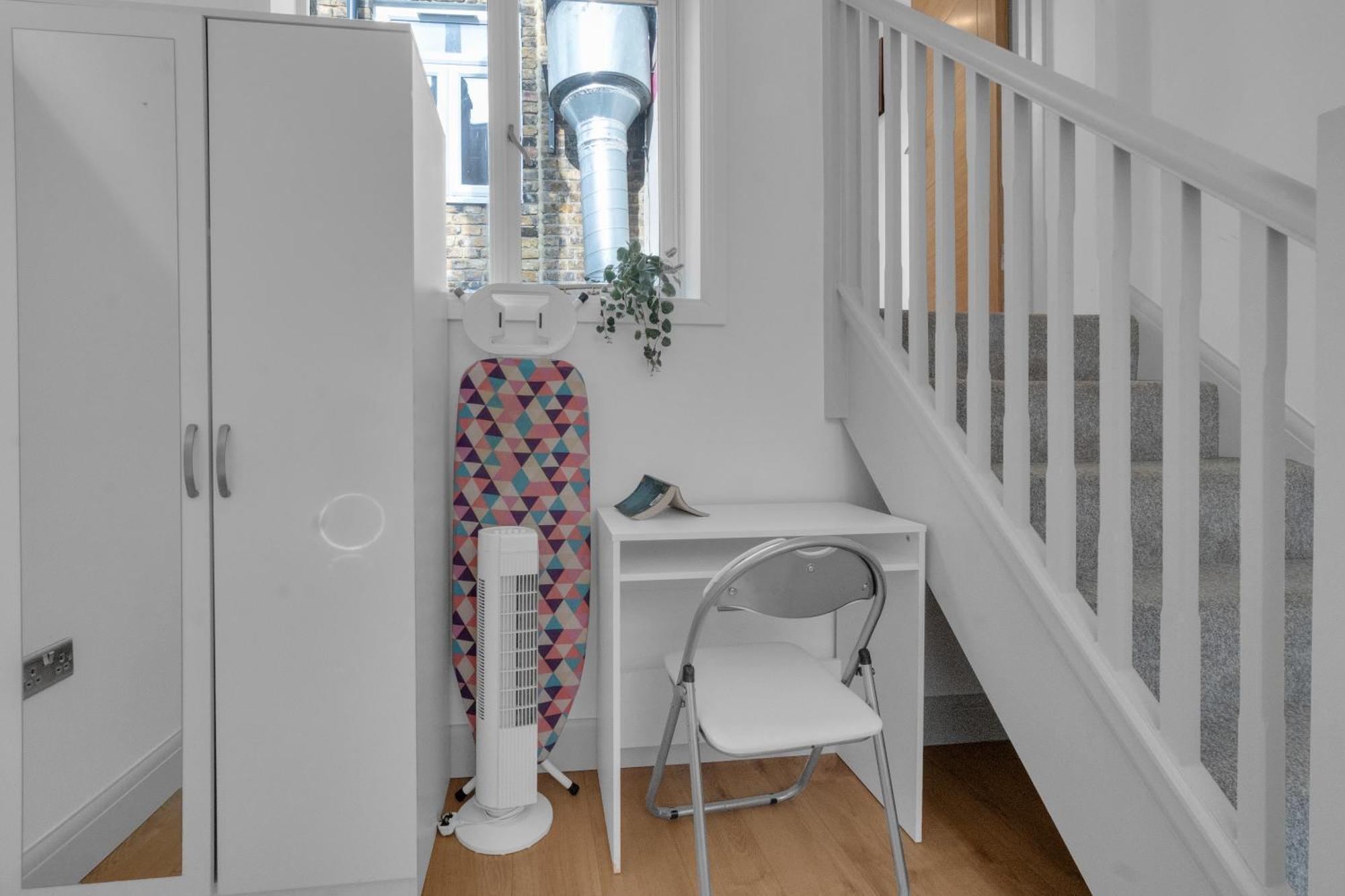 Homely - West Putney Apartament Londra
